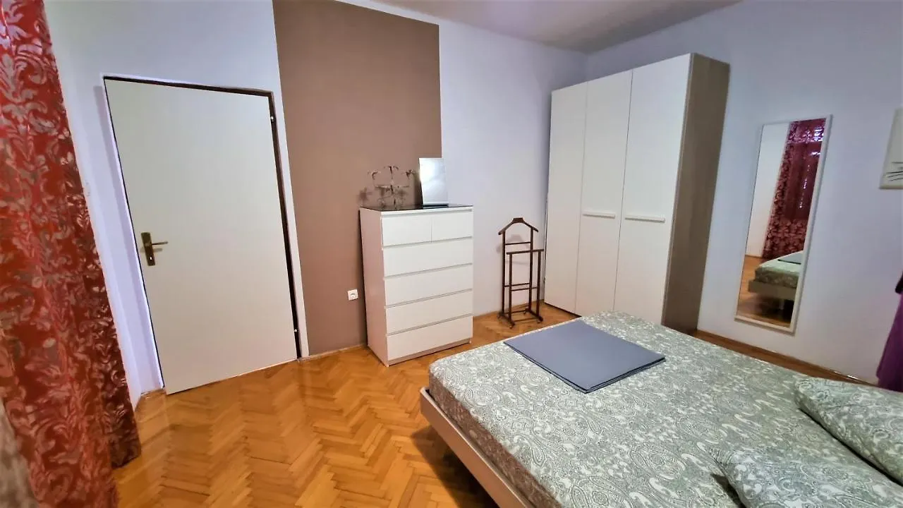 Apartman Arena 普拉 公寓